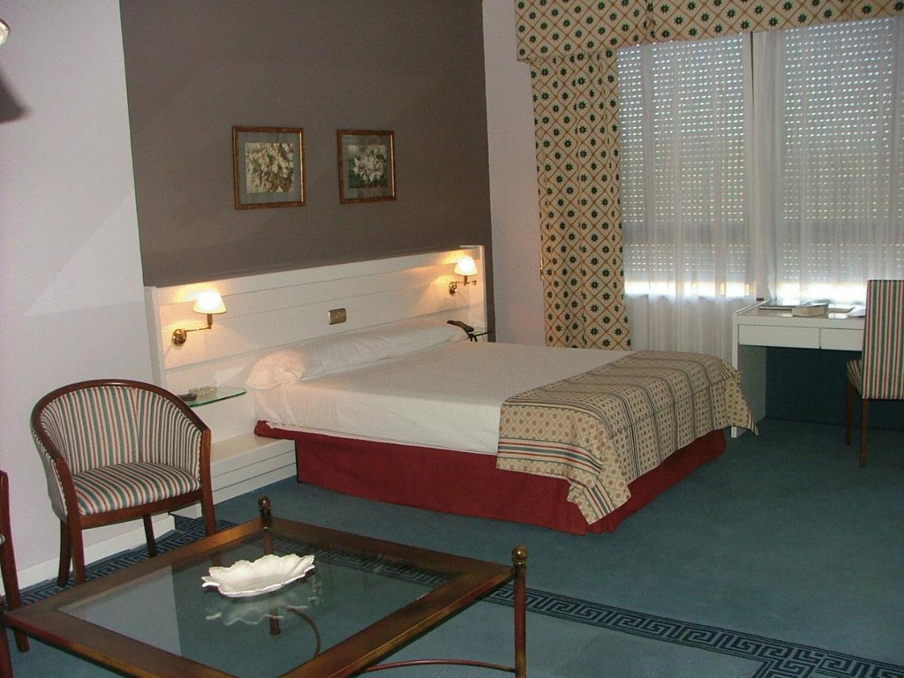 Hotel Las Cigueenas トルヒーリョ 部屋 写真