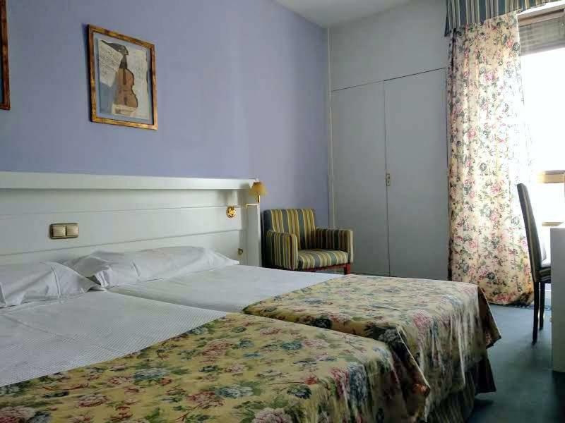 Hotel Las Cigueenas トルヒーリョ エクステリア 写真