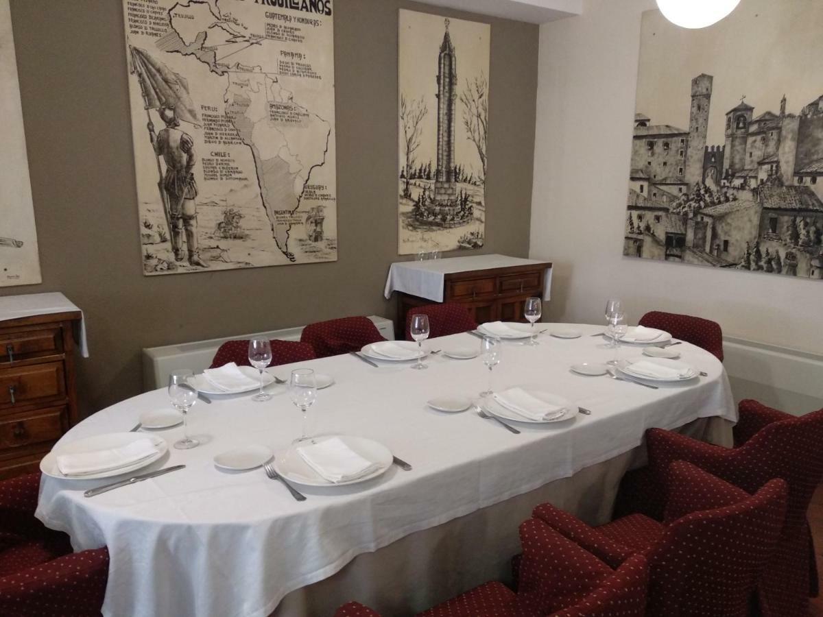 Hotel Las Cigueenas トルヒーリョ エクステリア 写真