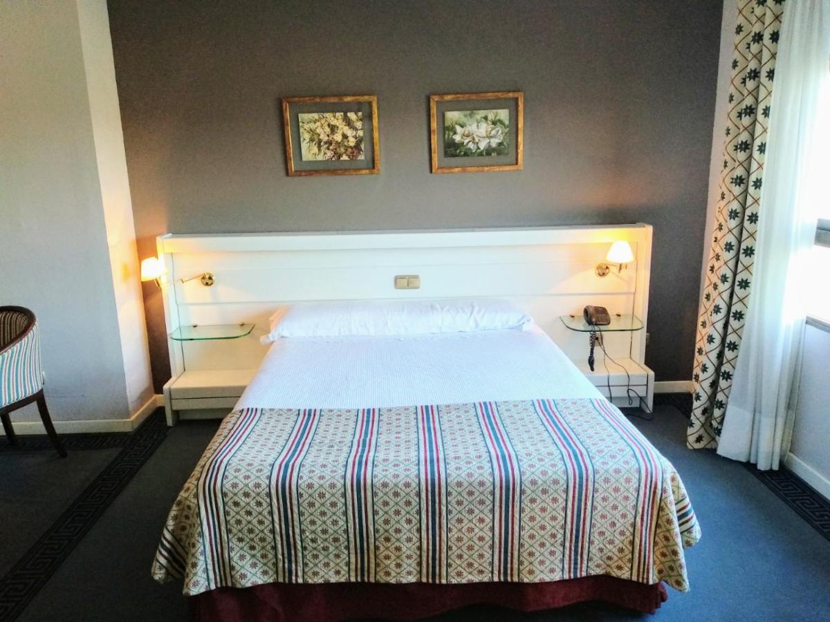 Hotel Las Cigueenas トルヒーリョ エクステリア 写真